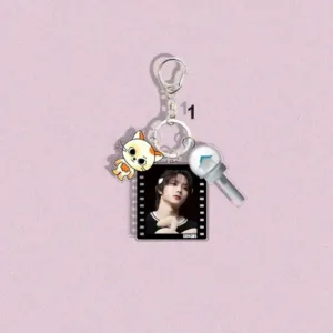 Cute Korean Men Boy Group Concert Character Sungho Riwoo Jaehyun Pendant Bag Acrylic Backpack Móc Treo Đeo Thoại, Standee, Móc Khoá In Theo Yêu Cầu, Chất Liệu Mica Dày 4mm, Kích Thước 5.5 Cm, Có In Test Mẫu Cute Korean Men Boy Group Concert Character Sungho Riwoo Jaehyun Pendant Bag Acrylic Backpack Móc Treo Đeo Thoại, Standee, Móc Khoá In Theo Yêu Cầu, Chất Liệu Mica Dày 4mm, Kích Thước 5.5 Cm, Có In Test Mẫu
