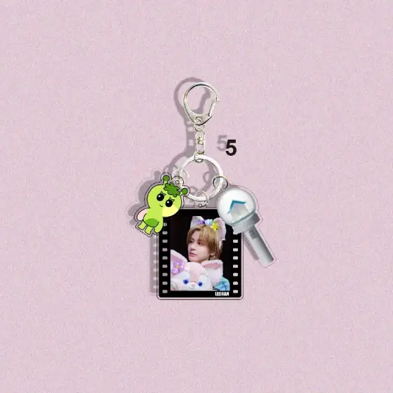 cute-korean-men-boy-group-concert-charac-var6-1789464442661-689 Cute Korean Men Boy Group Concert Character Sungho Riwoo Jaehyun Pendant Bag Acrylic Backpack Móc Treo Đeo Thoại, Standee, Móc Khoá In Theo Yêu Cầu, Chất Liệu Mica Dày 4mm, Kích Thước 5.5 Cm, Có In Test Mẫu