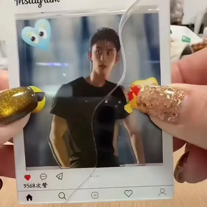 Handsome Wang Hedi Acrylic Pulling Pull Tab Card Star Peripheral Exquisite Collection Gift Móc Treo Đeo Thoại, Standee, Móc Khoá In Theo Yêu Cầu, Chất Liệu Mica Dày 4mm, Kích Thước 5.5 Cm, Có In Test Mẫu